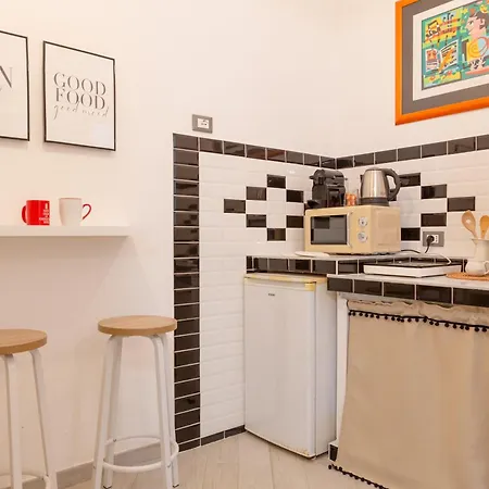 Δωμάτια σε οικογενειακή κατοικία Stanza Comoda E Silenziosa Con Bagno Privato E Area Lavoro E Relax *