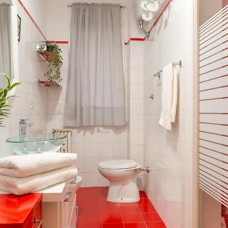 Stanza Comoda E Silenziosa Con Bagno Privato E Area Lavoro E Relax Ρώμη