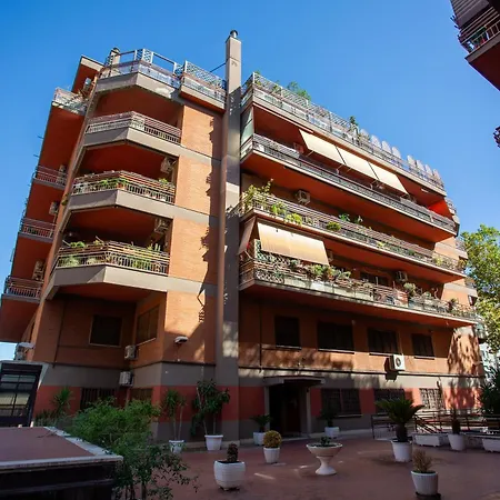 Δωμάτια σε οικογενειακή κατοικία Stanza Comoda E Silenziosa Con Bagno Privato E Area Lavoro E Relax Ρώμη