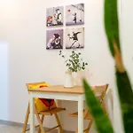 Stanza Comoda E Silenziosa Con Bagno Privato E Area Lavoro E Relax Séjour chez l'habitant