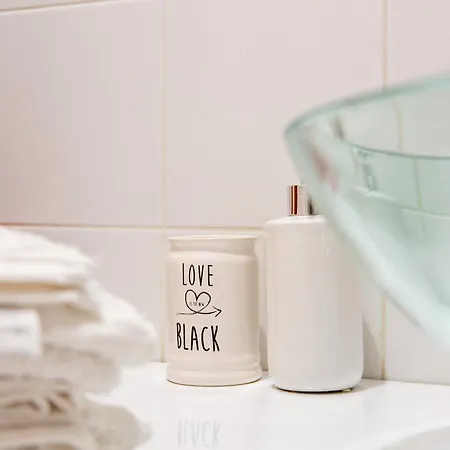 Stanza Comoda E Silenziosa Con Bagno Privato E Area Lavoro E Relax Privatunterkunft Rom