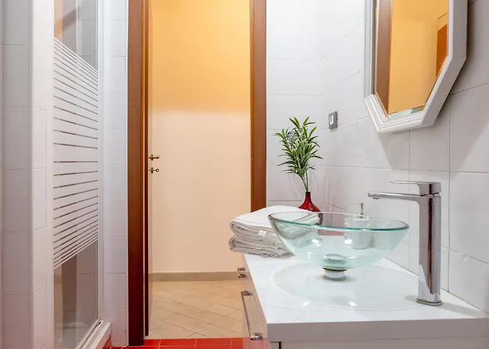 Stanza Comoda E Silenziosa Con Bagno Privato E Area Lavoro E Relax *