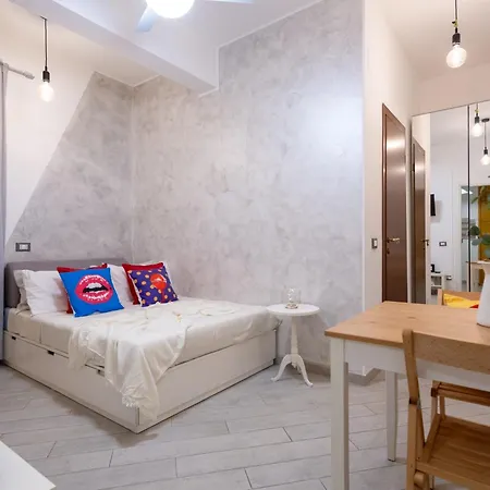Stanza Comoda E Silenziosa Con Bagno Privato E Area Lavoro E Relax Homestay Rome